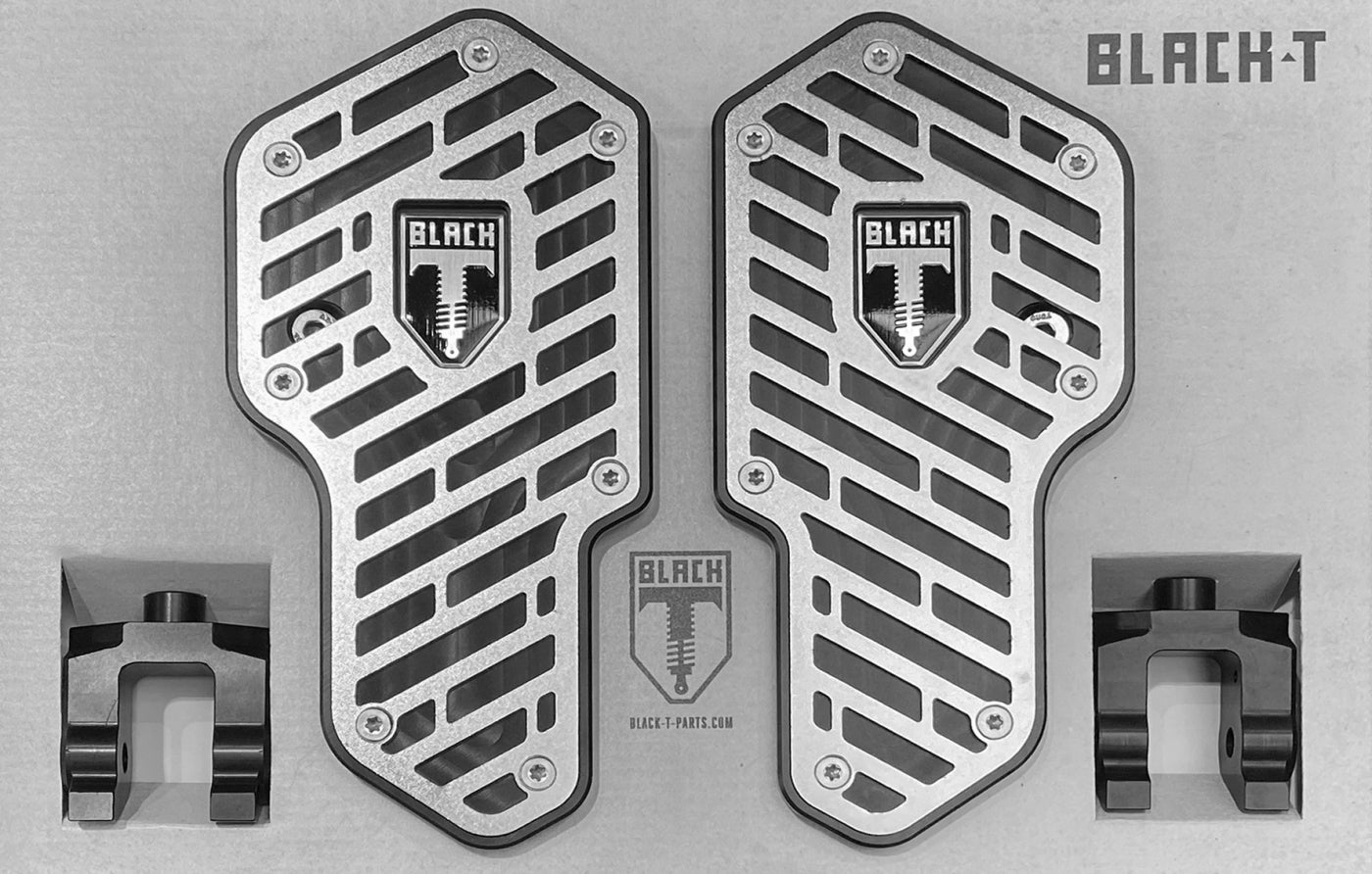 Комплект підніжок BLACK-T для BMW R18