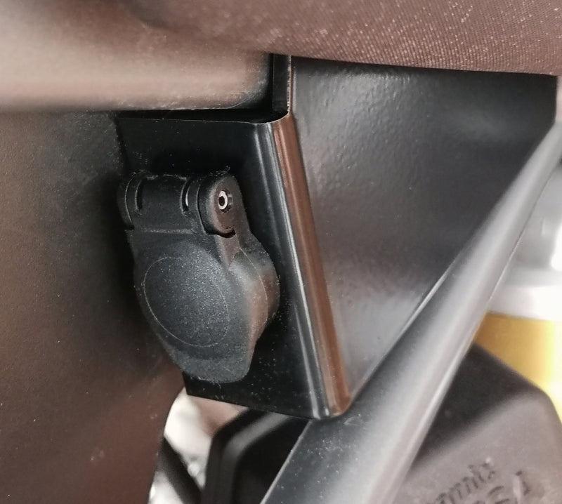 Комплект для перенесення розетки DIN для BMW R1250GS/ R1250GS Adventure/ R1200GS з 2013 року/ R1200GS Adventure з 2014 року від Touratech.