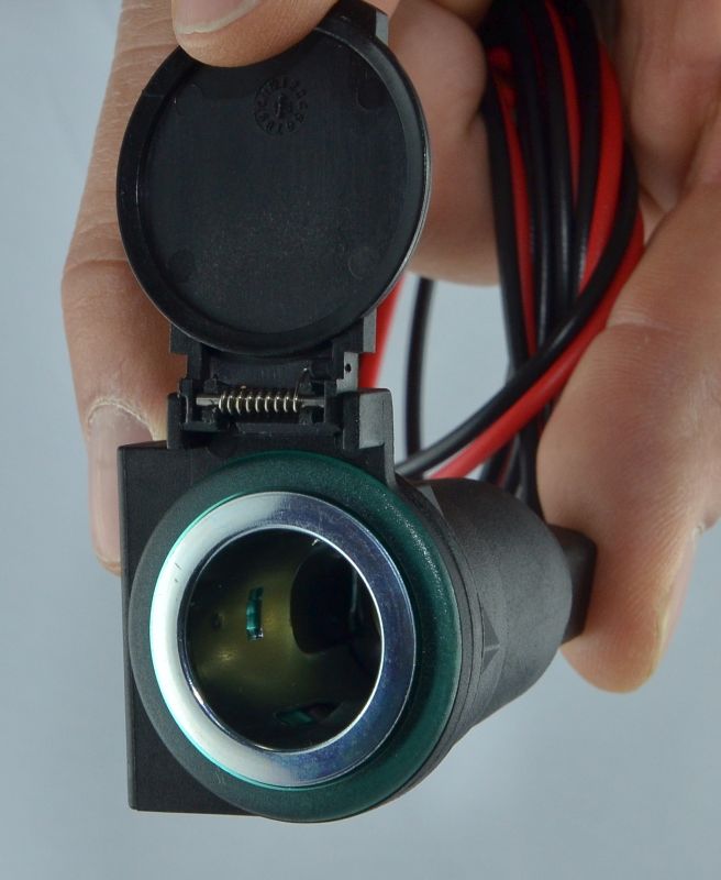 Розетка Auxiliaries з кріпленням на кермо, 22-28 мм