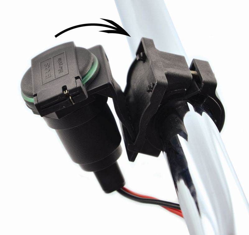 Розетка Auxiliaries з кріпленням на кермо, 22-28 мм