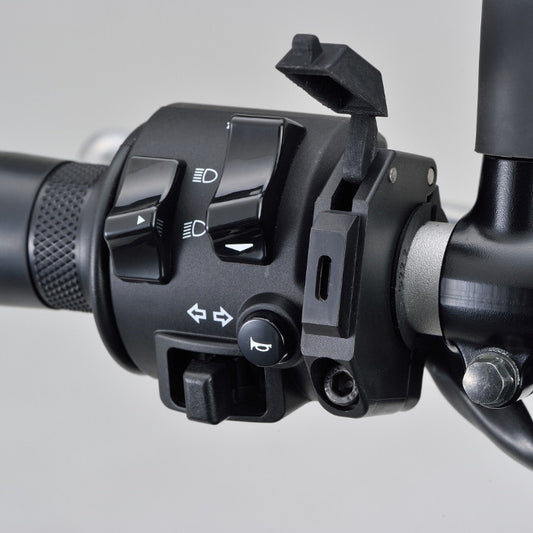 Розетка USB-C Daytona "Slim" одиночна, для керма 22.2 і 25.4 мм від Touratech.