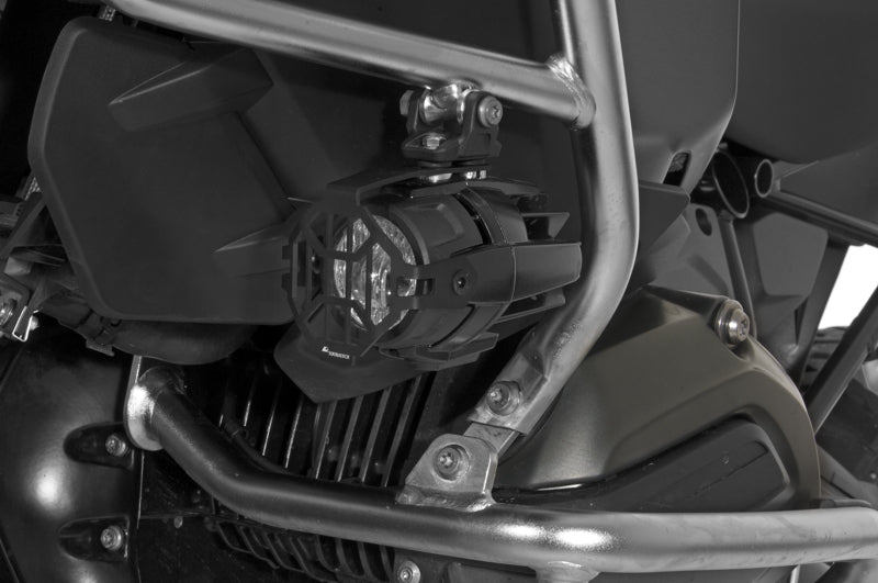 Захисна накладка на фари Touratech для оригінальних світлодіодних протитуманних фар BMW, анодований алюміній, чорний (до 2017 року) *ЛИШЕ ДЛЯ ПОЗАШЛЯХОВОГО ВИКОРИСТАННЯ*