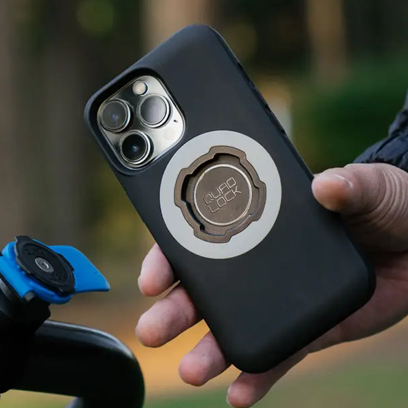 Чохол Quad Lock® MAG для iPhone 15 Pro від Touratech