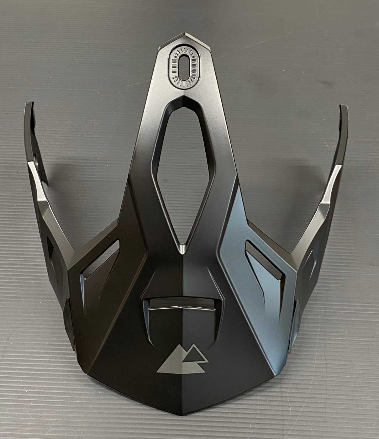 Запасна частина Aventuro Carbon/ Carbon2 піковий козирок