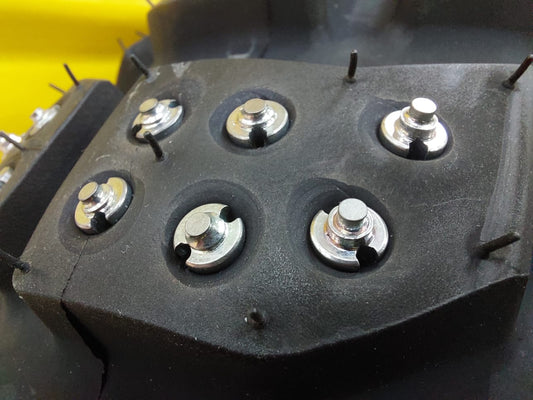 Шипи Touratech для вкручування 1200, упаковка 100 шт., включаючи адаптер для вкручування.