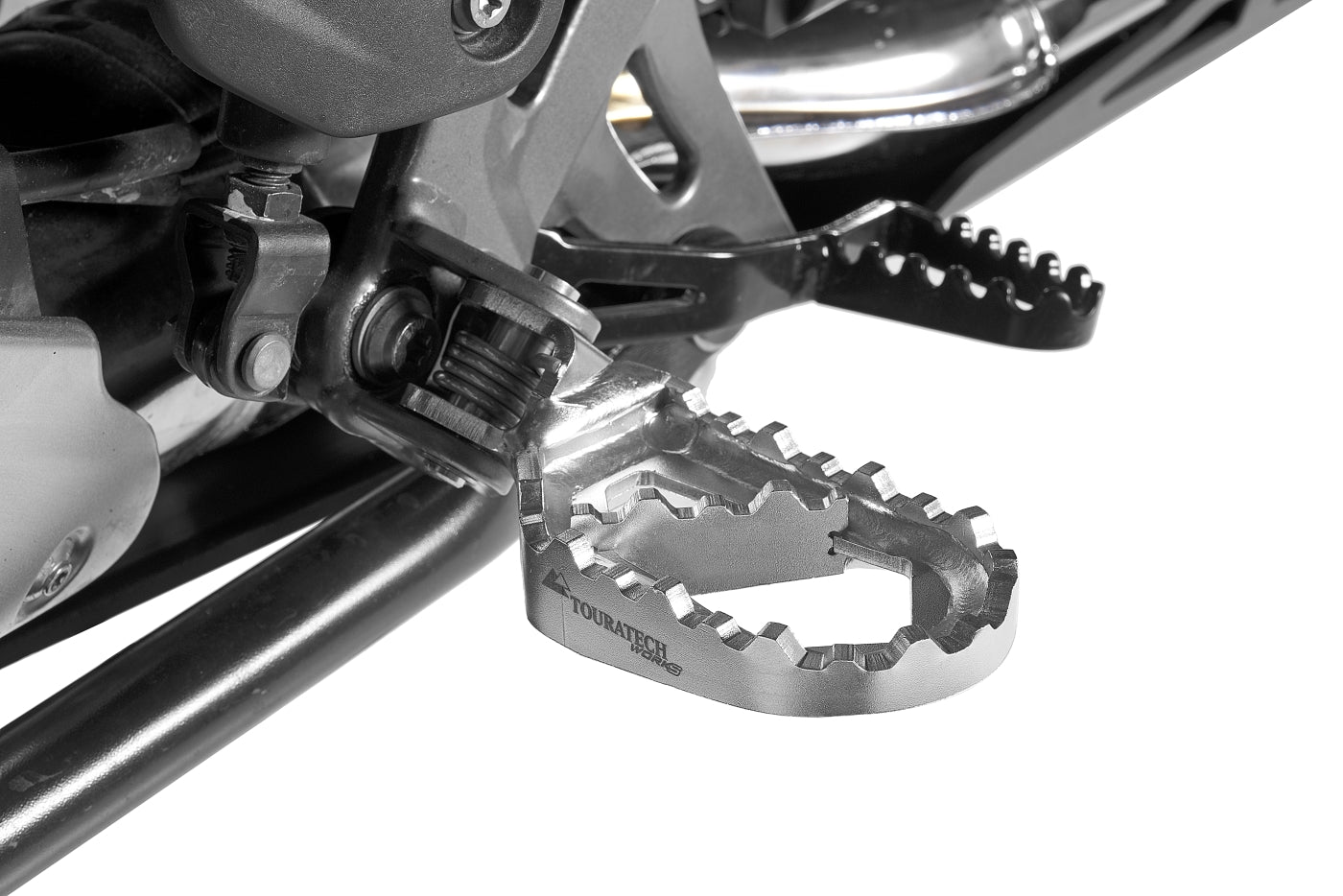 Преміальні підніжки *Works*, занижені для BMW R1300GS/ Adventure, R1250GS/ Adventure, R1200GS (LC)/ Adventure (LC), F900GS/ Adventure, F850GS/ Adventure, F800GS (2024-), F750GS