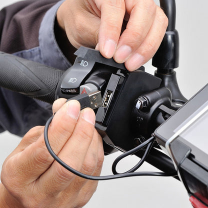 Розетка USB Daytona "Slim" одиночна, для керма діаметром 22.2 та 25.4 мм від Touratech.