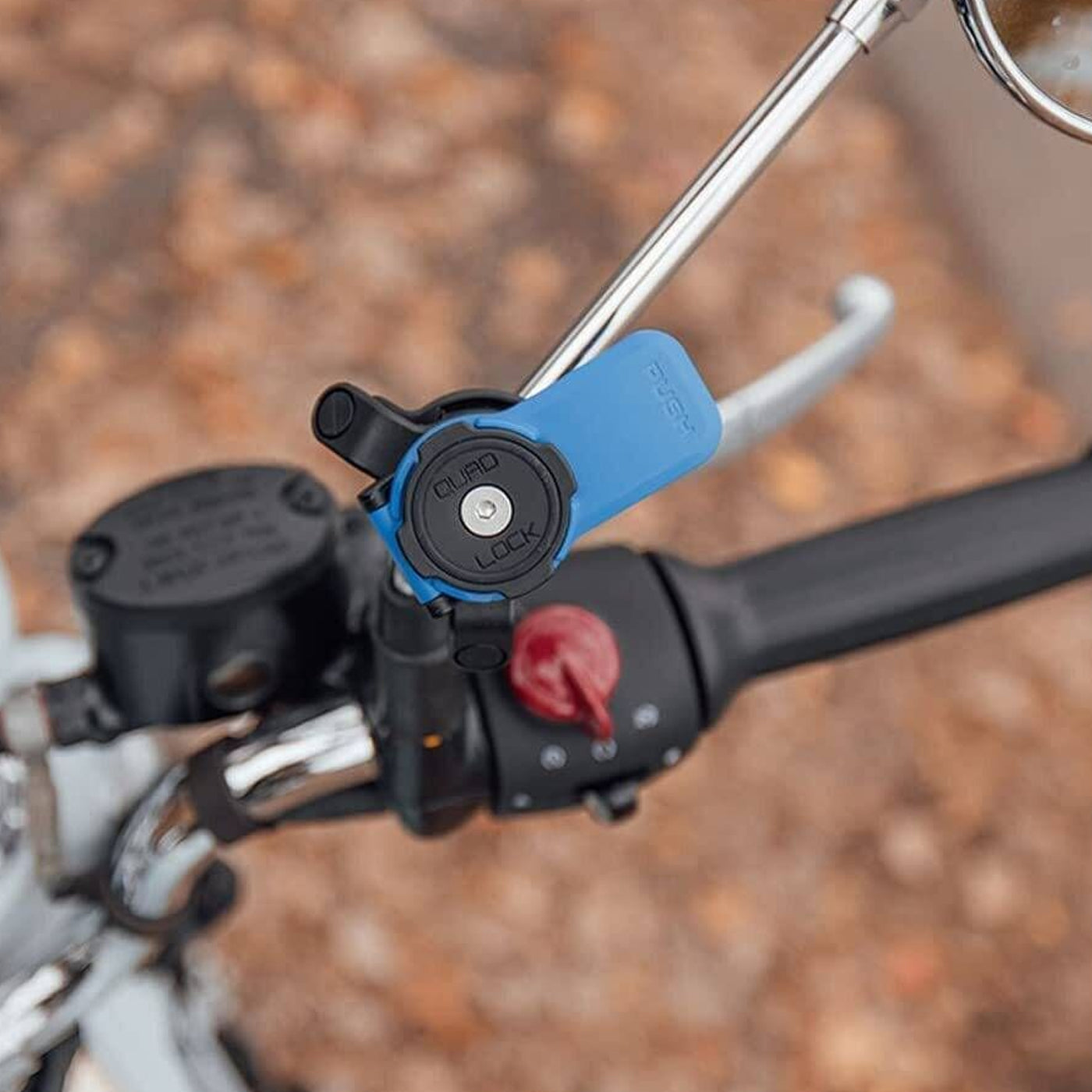 Кріплення Touratech Quad Lock® для GPS-адаптерів і дзеркал мотоцикла.