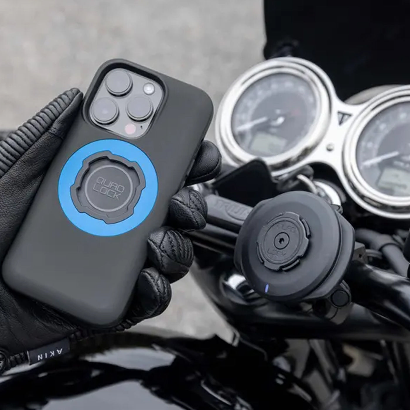 Quad Lock® Мотоциклетна Бездротова Зарядна Голівка Touratech