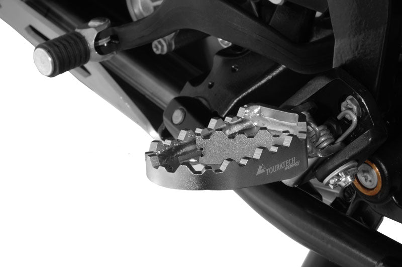 Преміальні довготривалі підніжки "Works" для KTM 790, 890, 1050, 1090, 1190 Adv, 1290 S Adv, LC8, LC4, 690 Enduro, EXC, Husqvarna Norden 901 від Touratech.